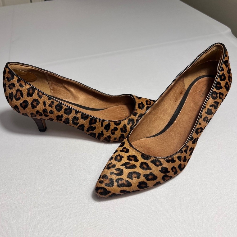 Clarks Artisan Leopard Print Calf Hair Kitten Heels Pointed Toe Pumps Size 9M